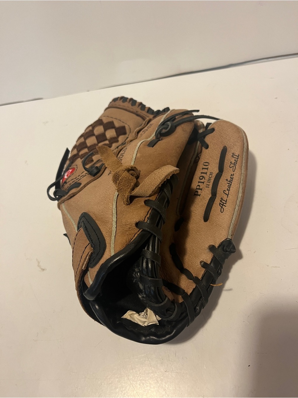 Rawlings Tan and Black Youth Baseball Glove